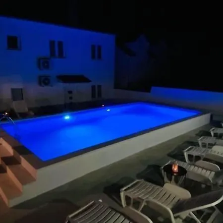 Brazza - Two Bedroom 1