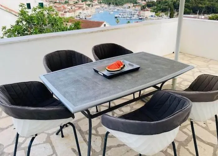 Villa Brazza - Two Bedroom 1 *