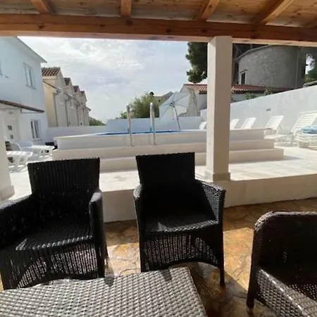 Villa Brazza - Two Bedroom 1