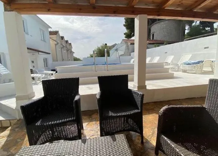 Villa Brazza - Two Bedroom 1
